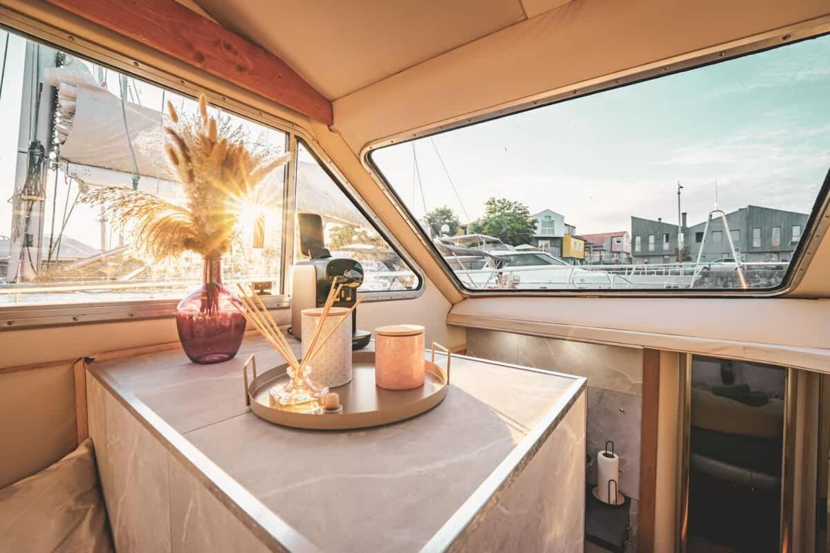 Yacht La Rochelle, 5 Pers, 2 Sdb * La Rochelle (Charente-Maritime)