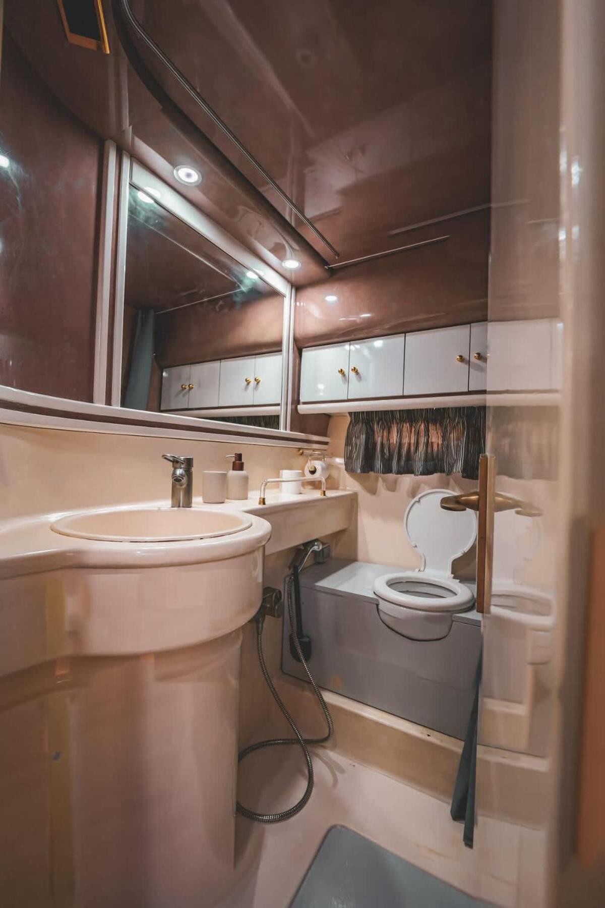 Yacht La Rochelle, 5 Pers, 2 Sdb Bateau-hôtel *