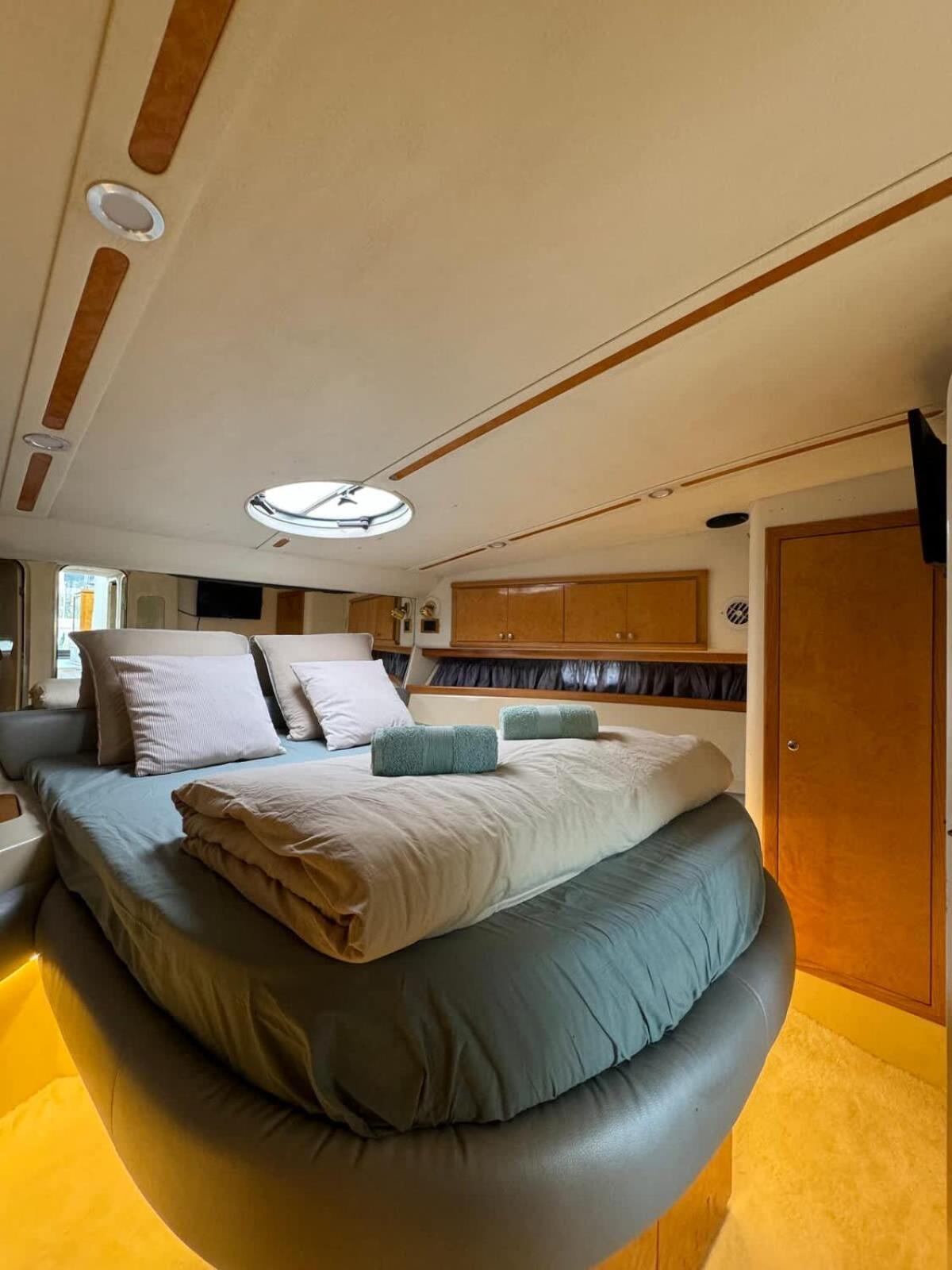 Yacht La Rochelle, 5 Pers, 2 Sdb