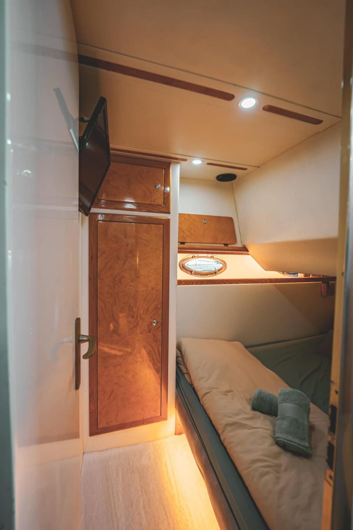 Bateau-hôtel Yacht La Rochelle, 5 Pers, 2 Sdb *